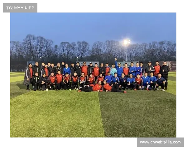 “足球进校园”活动持续推进,退役球员担任指导员 “足球进校园”活动持续推进,退役球员担任指导员